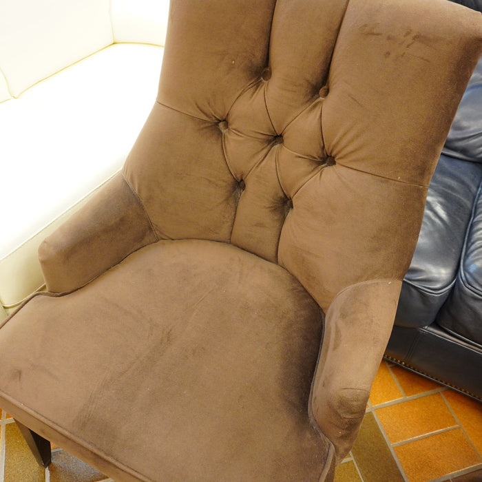 24-inch W Fabric Tufted Accent Chair in Brown