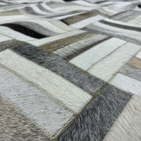6×9-ft Grey & White Patchwork Rug – Hand-Stitched Cowhide, 250
