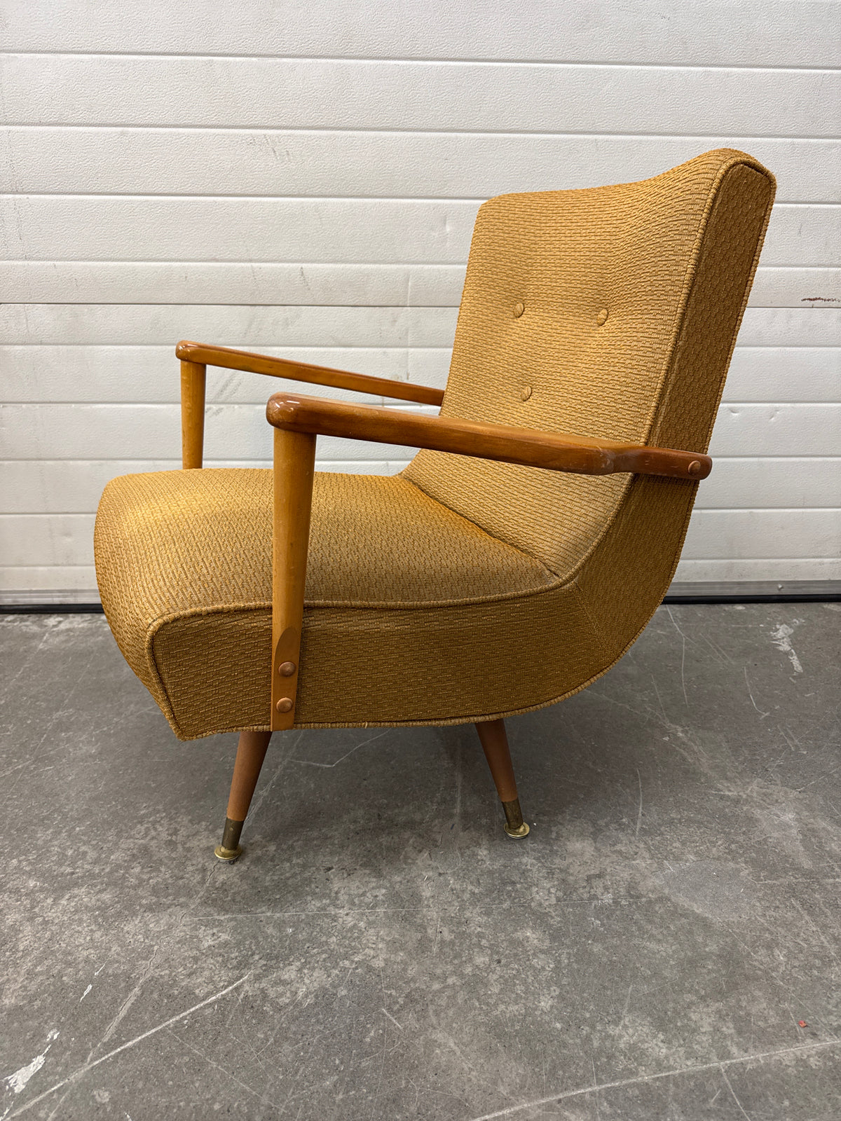 Swivel Lounge Chair