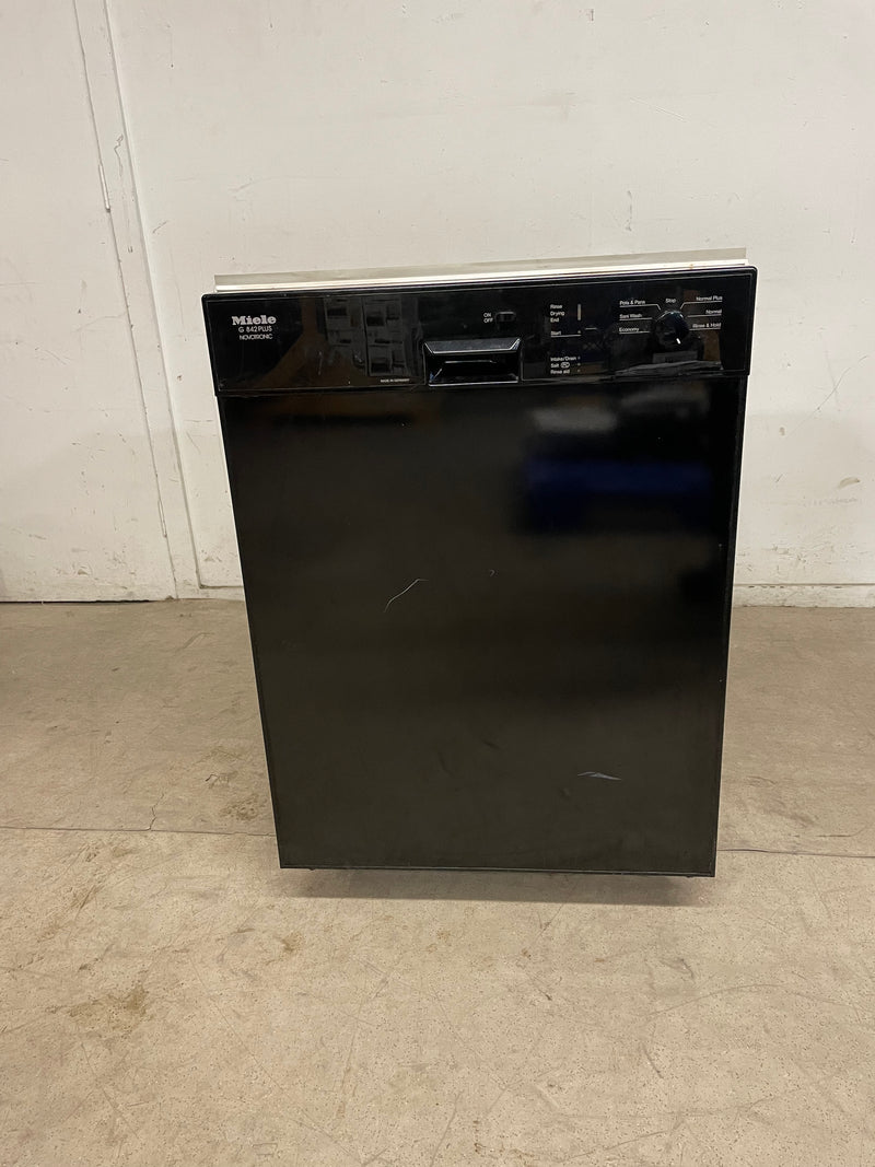 Black Miele Dishwasher Model#: G 842 U Plus