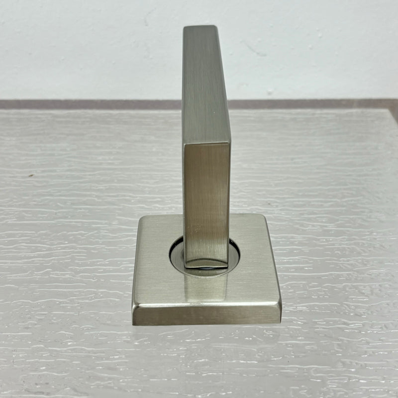 LH3001 #910S C15 Piazza Square Passage Set with 2-3/4" Backset
