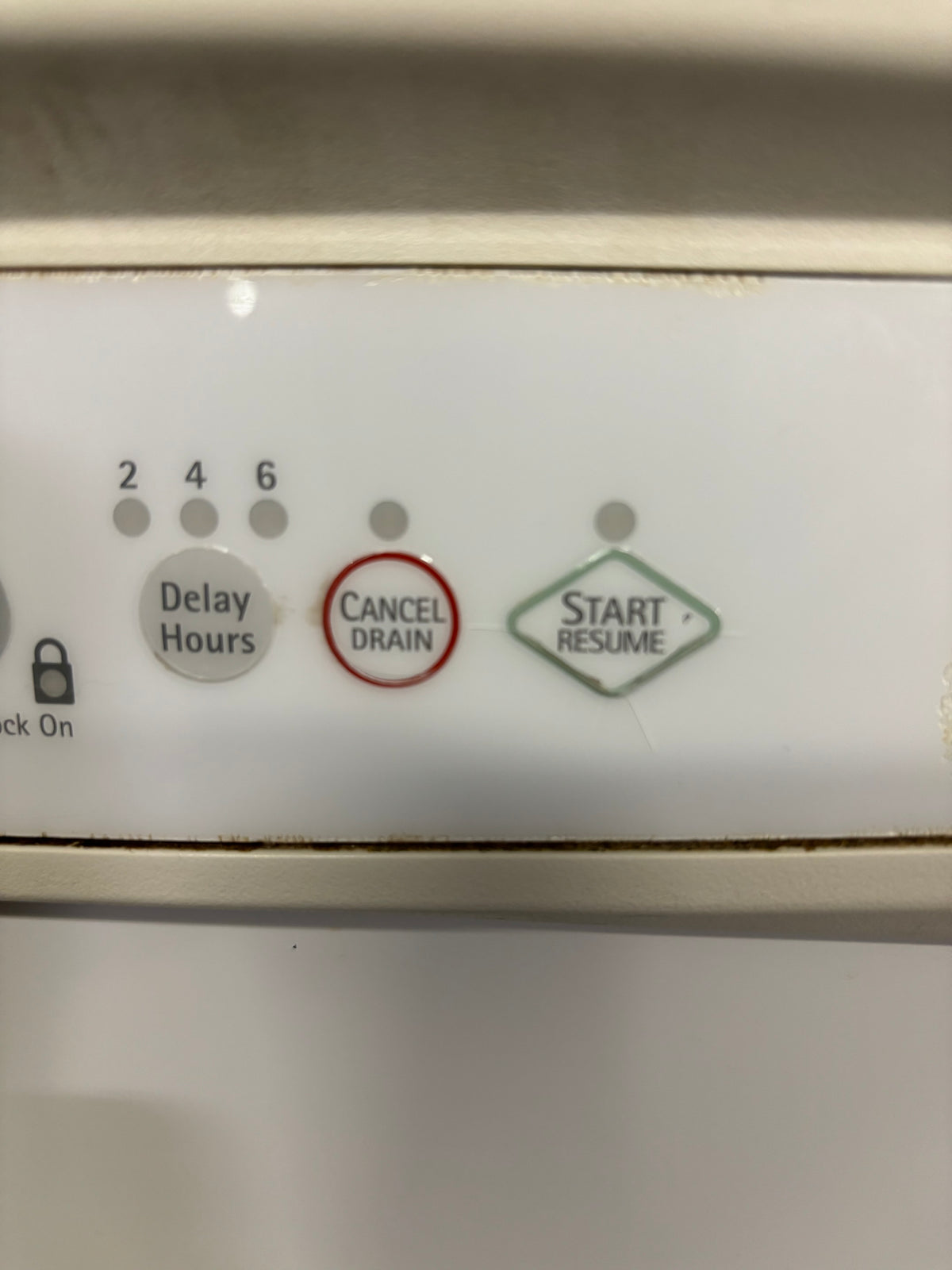 KENMORE White Dishwasher 24"W