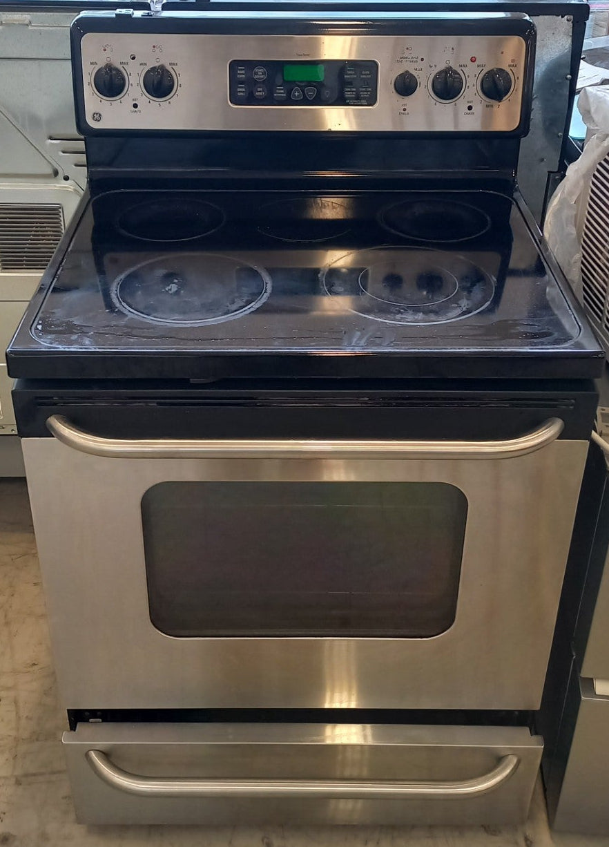 General Electric Electric Range with Five Burners