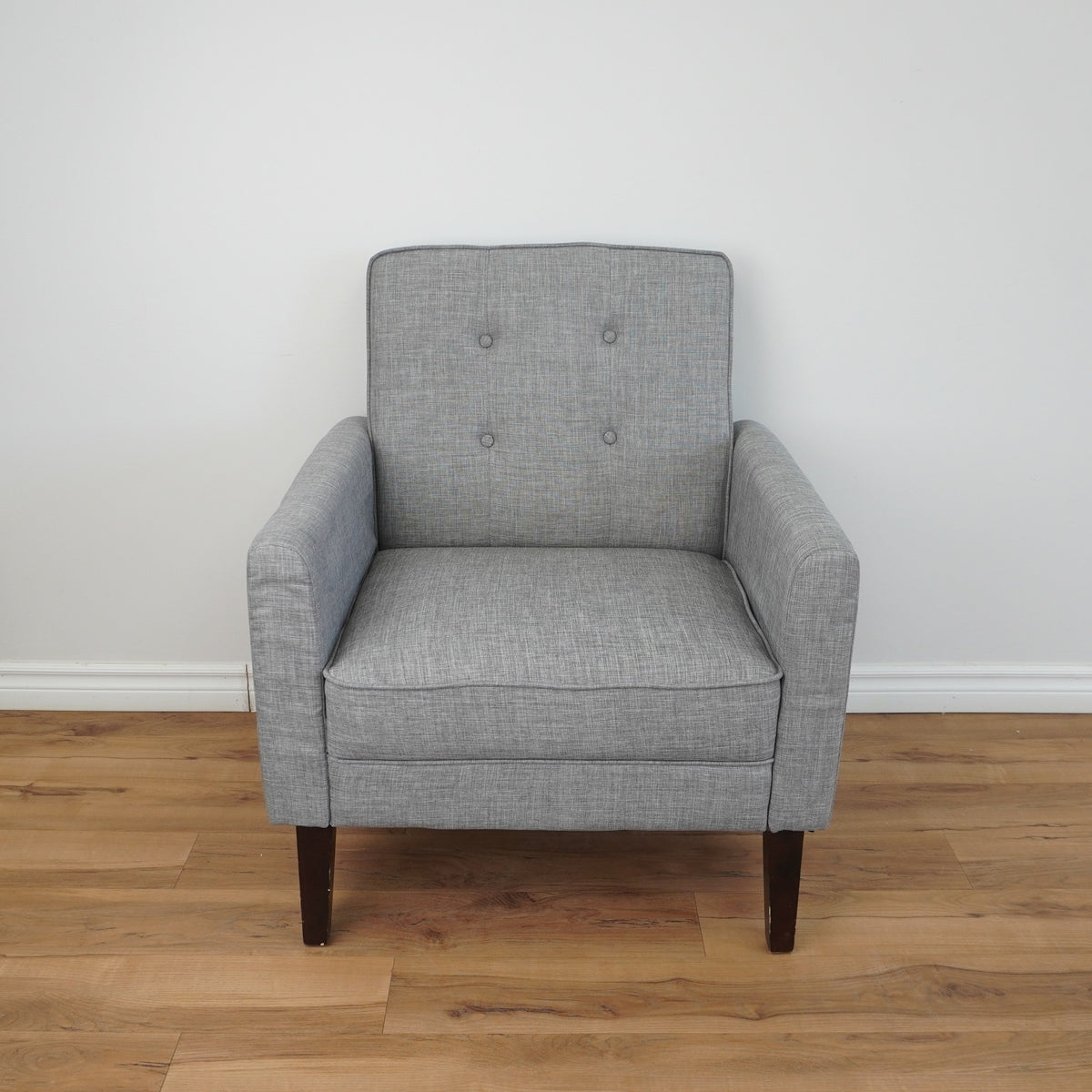 29-inch W Tufted Fabric Arm Chair in Light Grey