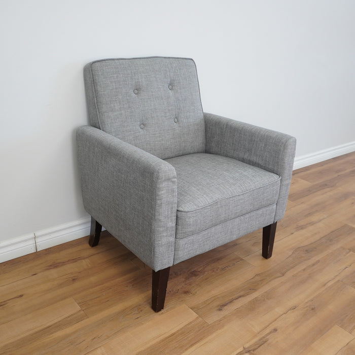 29-inch W Tufted Fabric Arm Chair in Light Grey