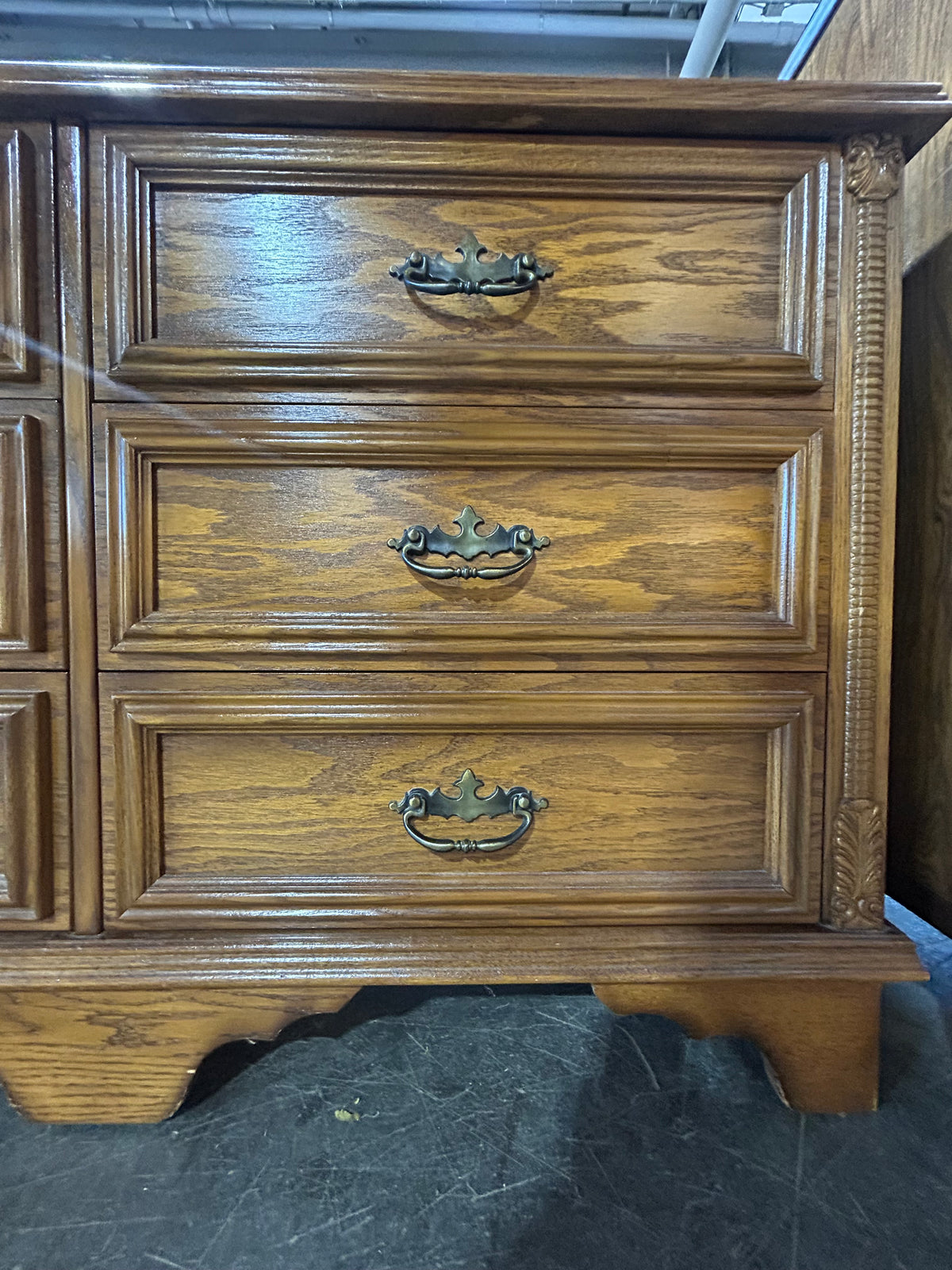 Chene Traditional Oak Dresser