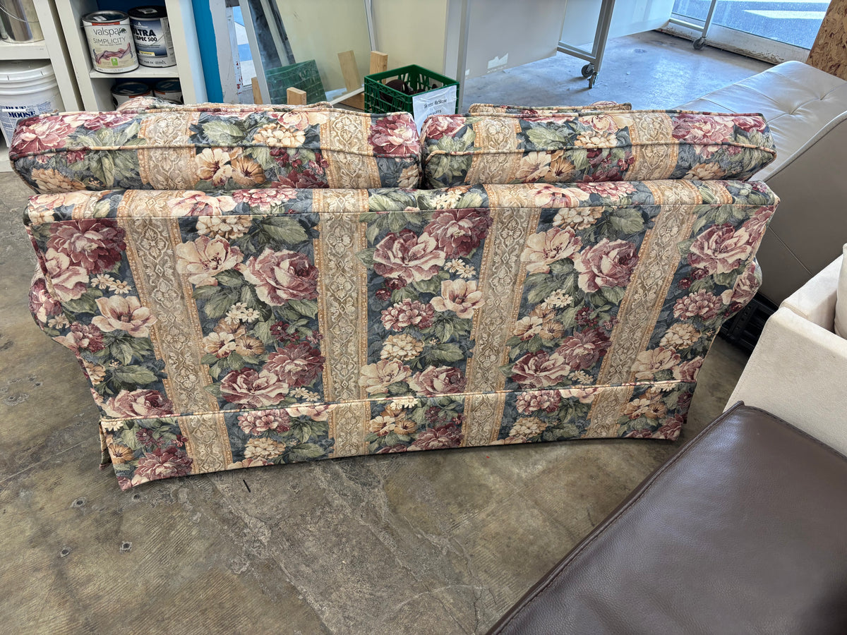 Traditional Rose Patterned Loveseat