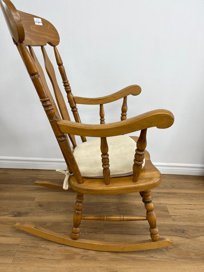 Traditional Style Rocking Chair