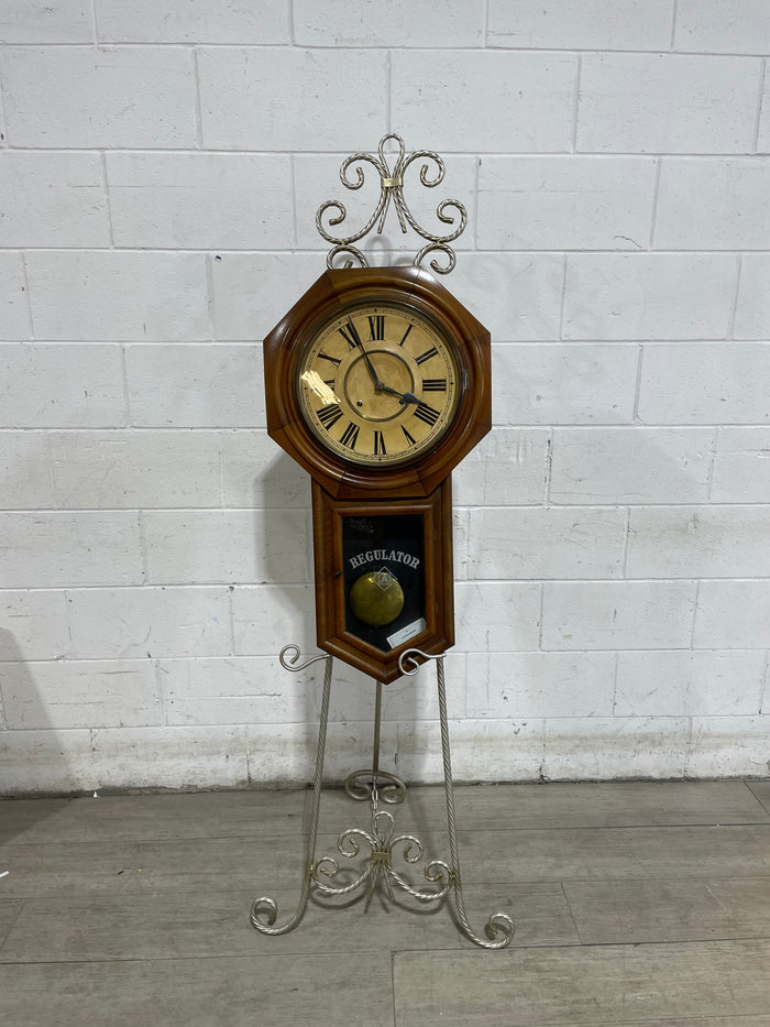 ANTIQUE PENDULUM CLOCK