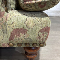 Olivier Traditional  Loveseat