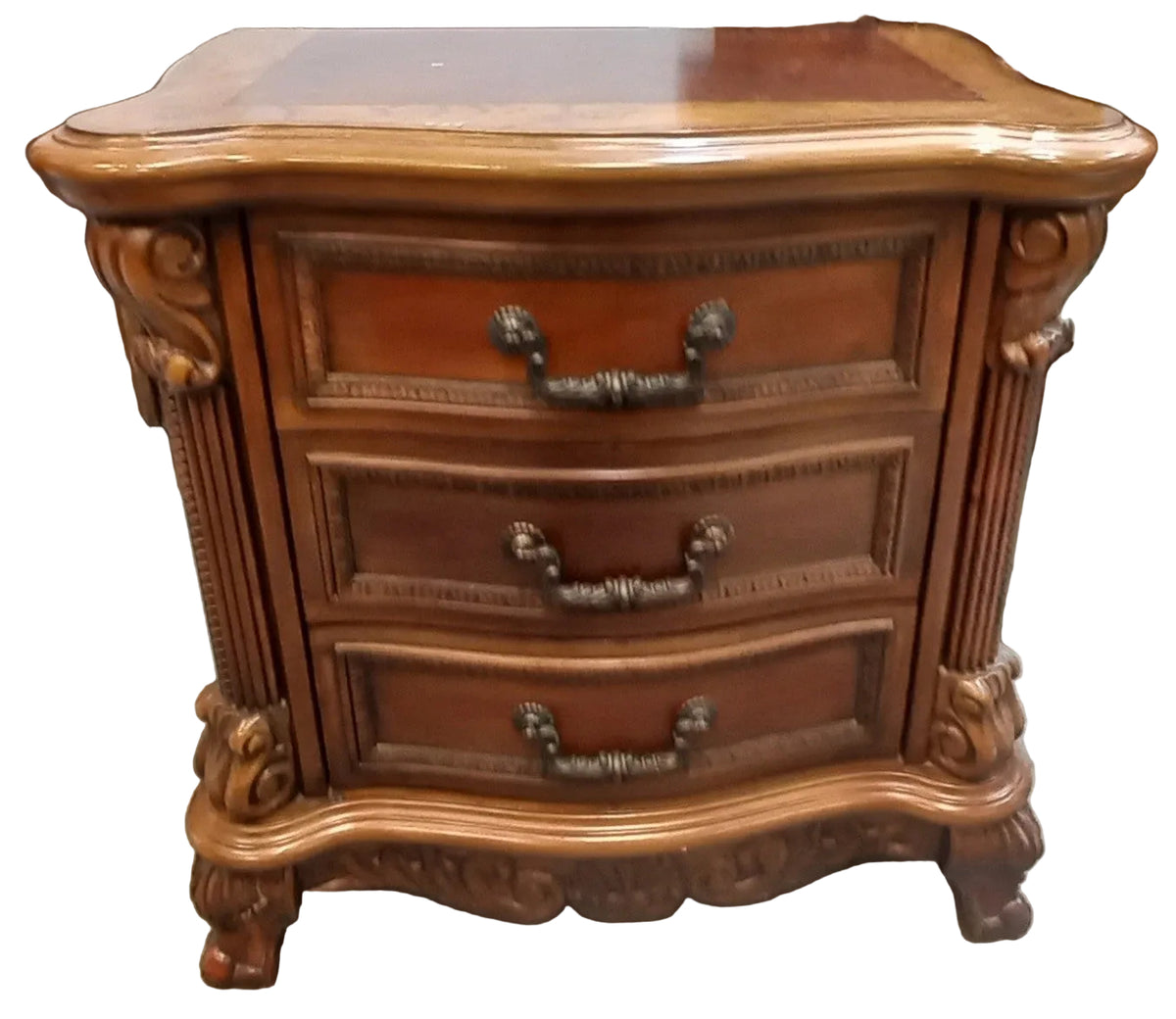 Traditional Old-World Style 3 Drawer Nightstand
