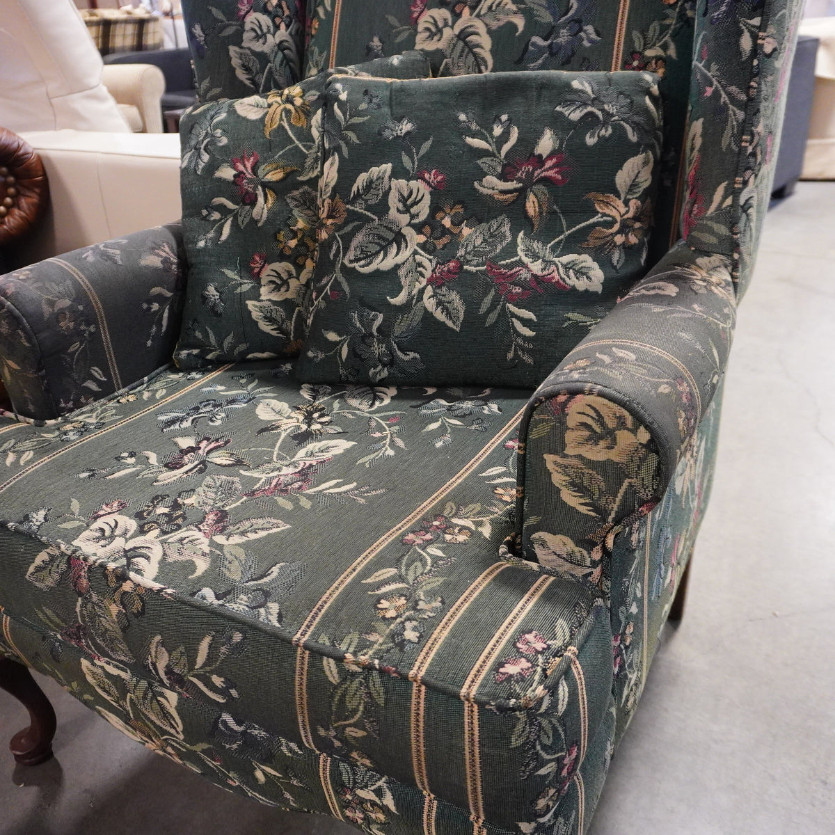 30-inch W Fabric Lounge Chair in Floral Patterned Green