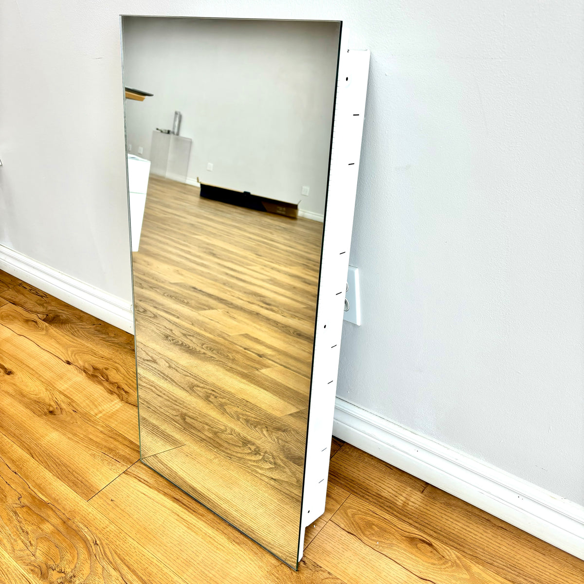 32-Inch-medicine-cabinet-with-mirror-and-glass-shelves-habitat-restore-gta