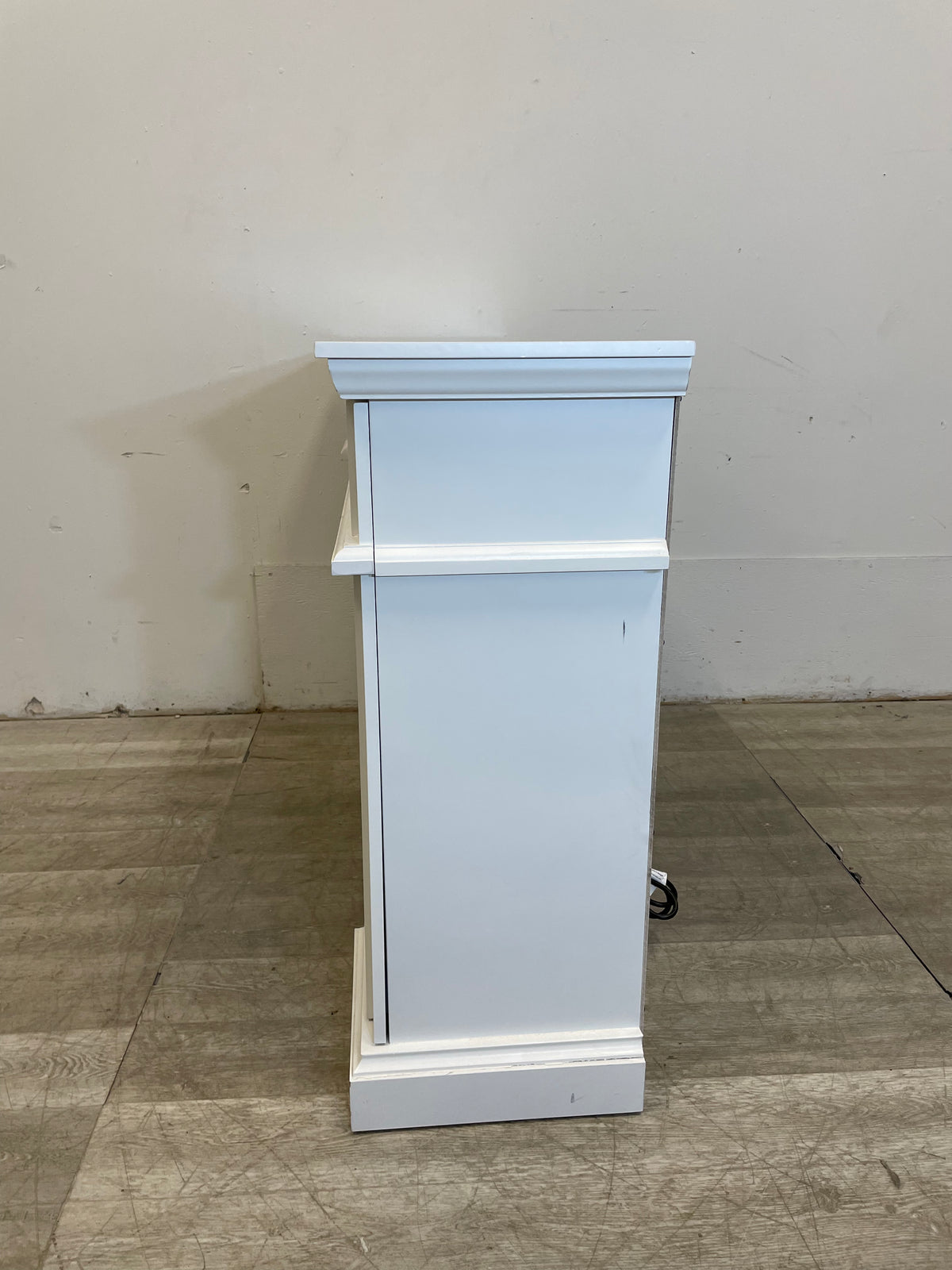 White Electric Fireplace With Mantel