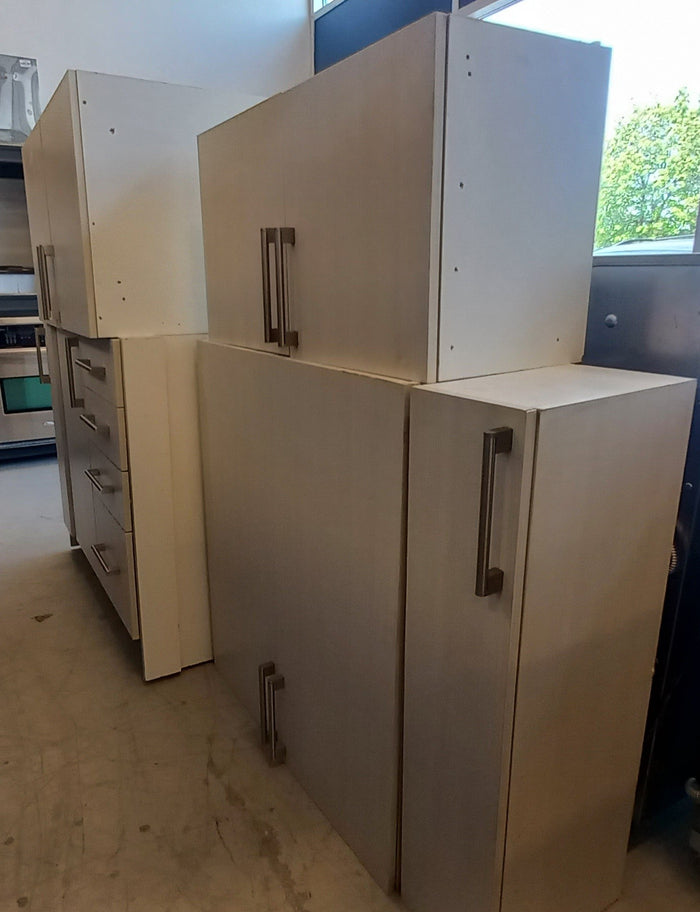 Set of 7 Cabinet Kitchen in Beige
