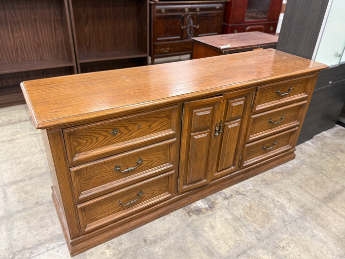 Light Brown 5-Drawer Dresser