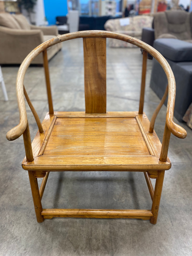 Wood Large Seat Horseshoe Back Accent Chair