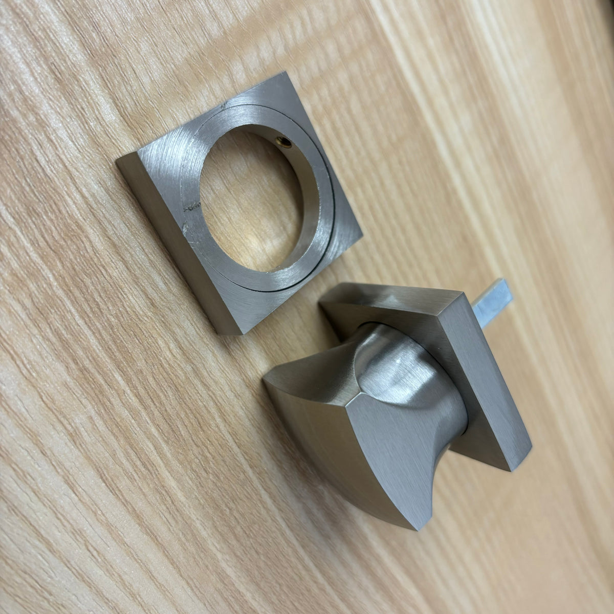 Square Thumb Turn Set – Brushed Metal Finish, 3-pack, 8000STTUS15