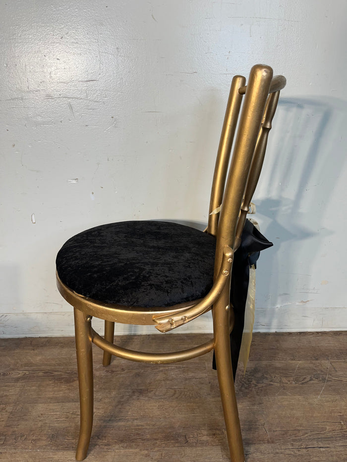Gold Chiavari Accent Chair With Decorative Ribbon