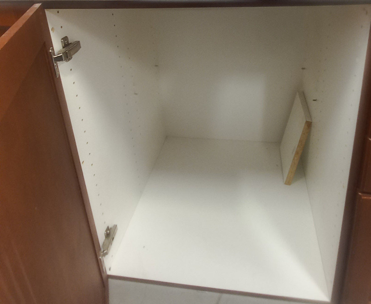 Set of 15 Kitchen Cabinets in Light Brown