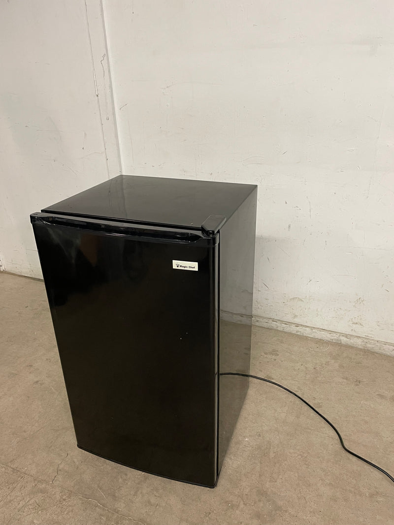 Black Magic Chef Mini-Fridge Model:MCBR360WF