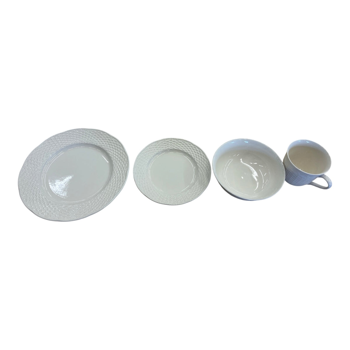 Red Vanilla Nantucket Ivory Dining Plate Set