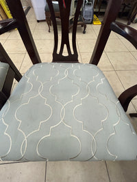 Chansons Traditional Dining Set (A Table with Eight Chairs)