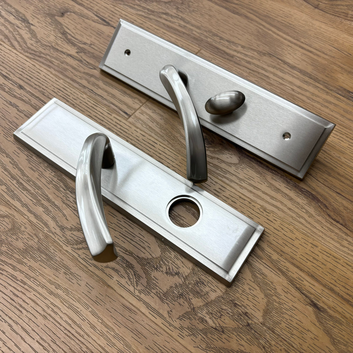 Left-Handed Door Lever with Thumb Turn in Brushed Nickel, 8525BOSSEMLH15