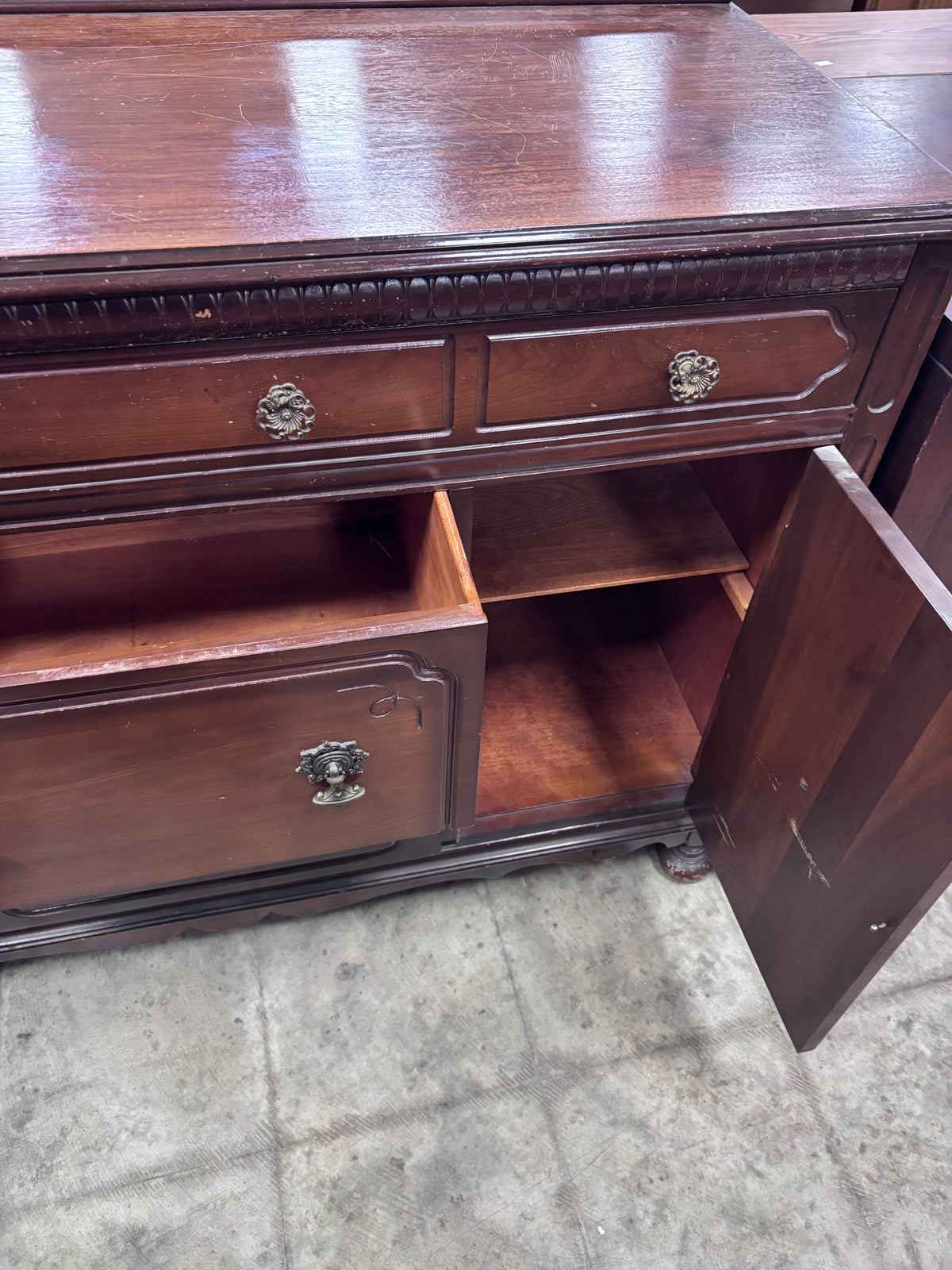 Vintage Traditional Wood Buffet Sideboard