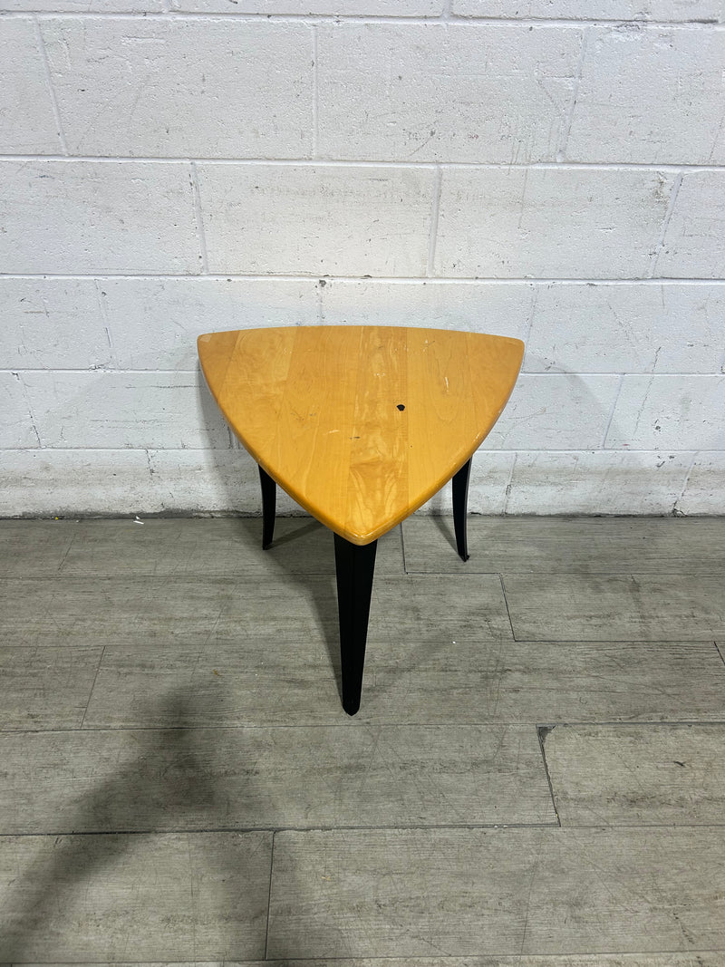 Yuzula Triangular Side Table
