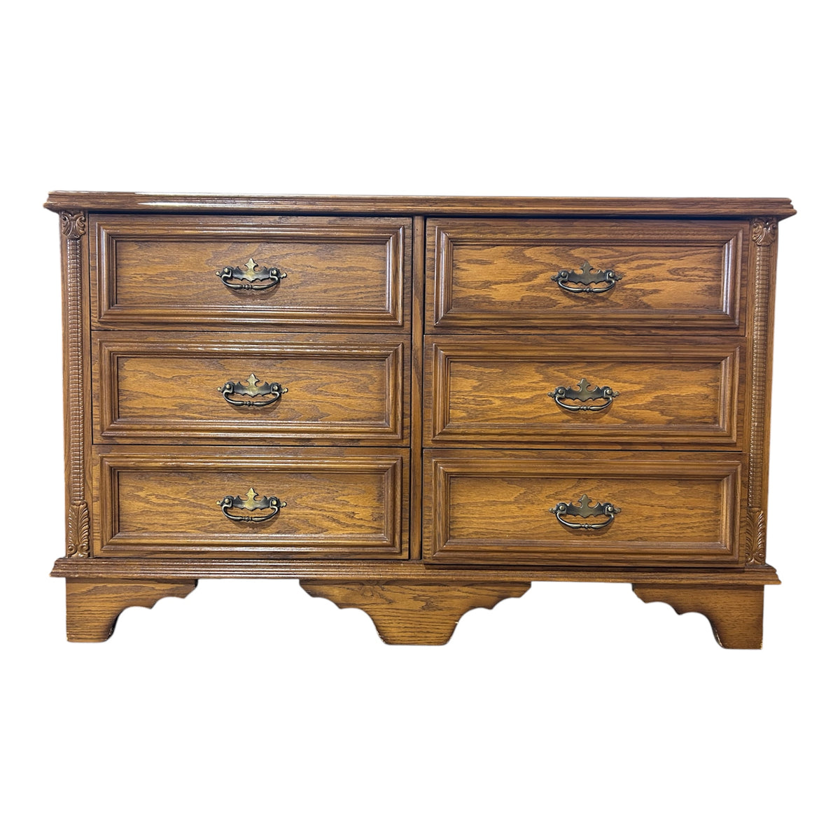 Chene Traditional Oak Dresser