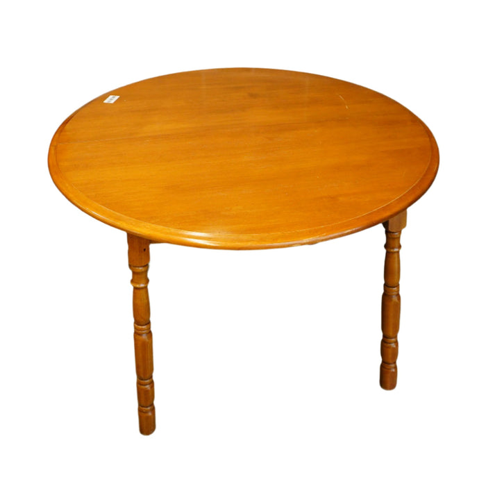 41-inch W Solid Wooden Extendable Round/Oval Dining Table