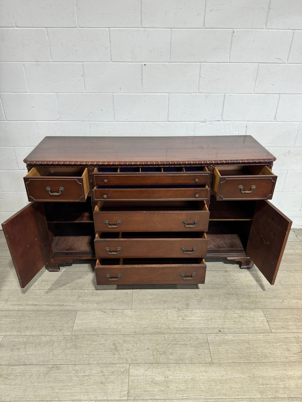 414F9F2A-643E-4F0C-A025-976A0EC6F363.jpg?v=1715633916&width=1024