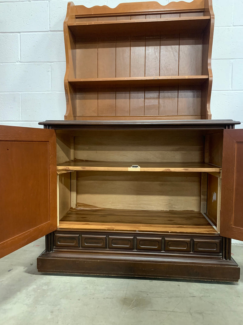 Cabinet with Shelves