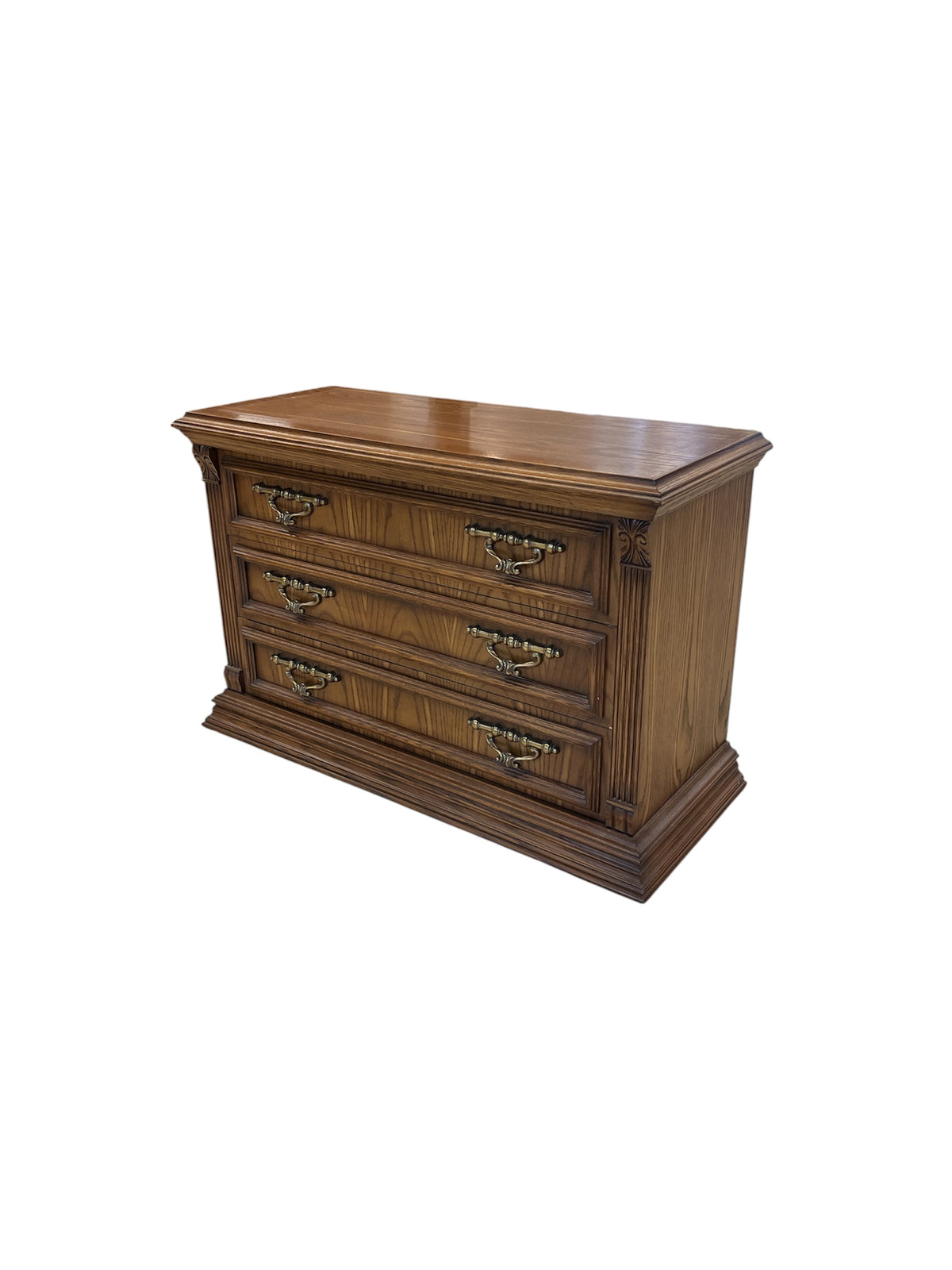 Traditional Three Drawer Dresser With Fluted Corner Columns