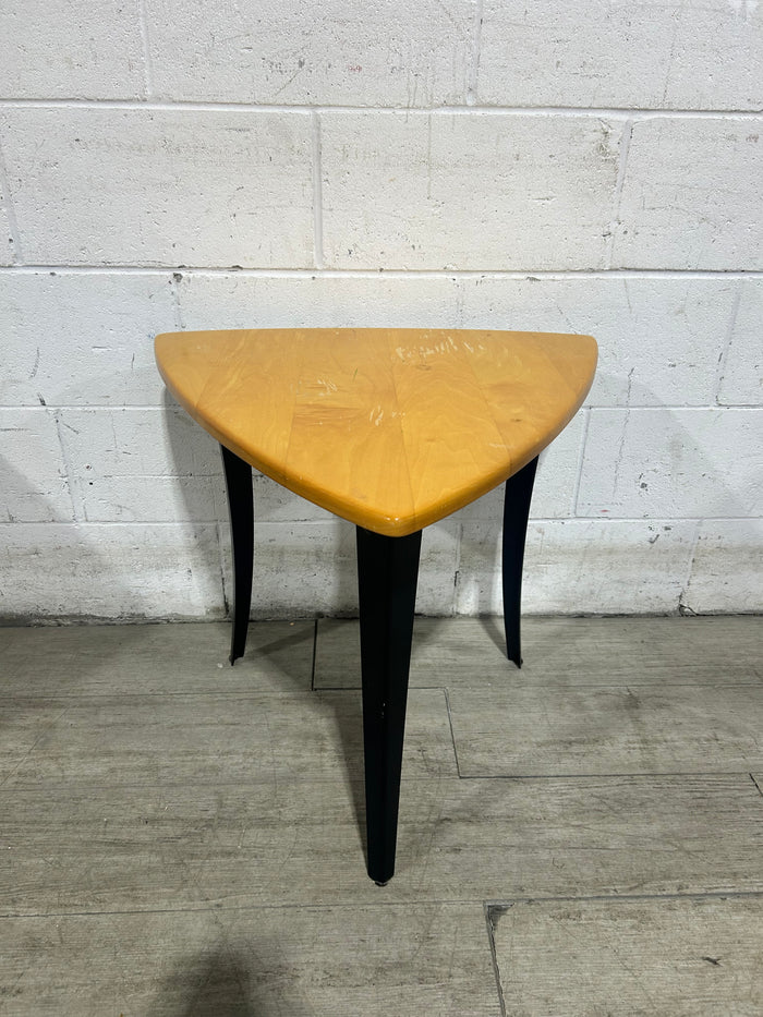 Yuzula Triangular Side Table