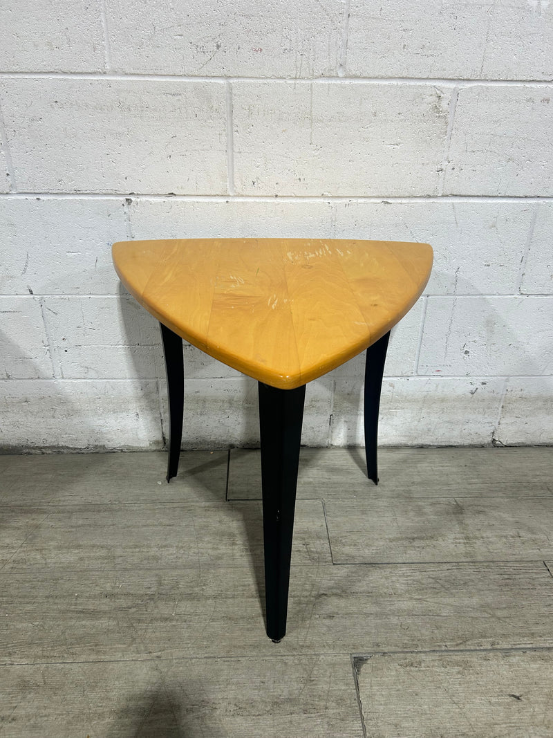 Yuzula Triangular Side Table