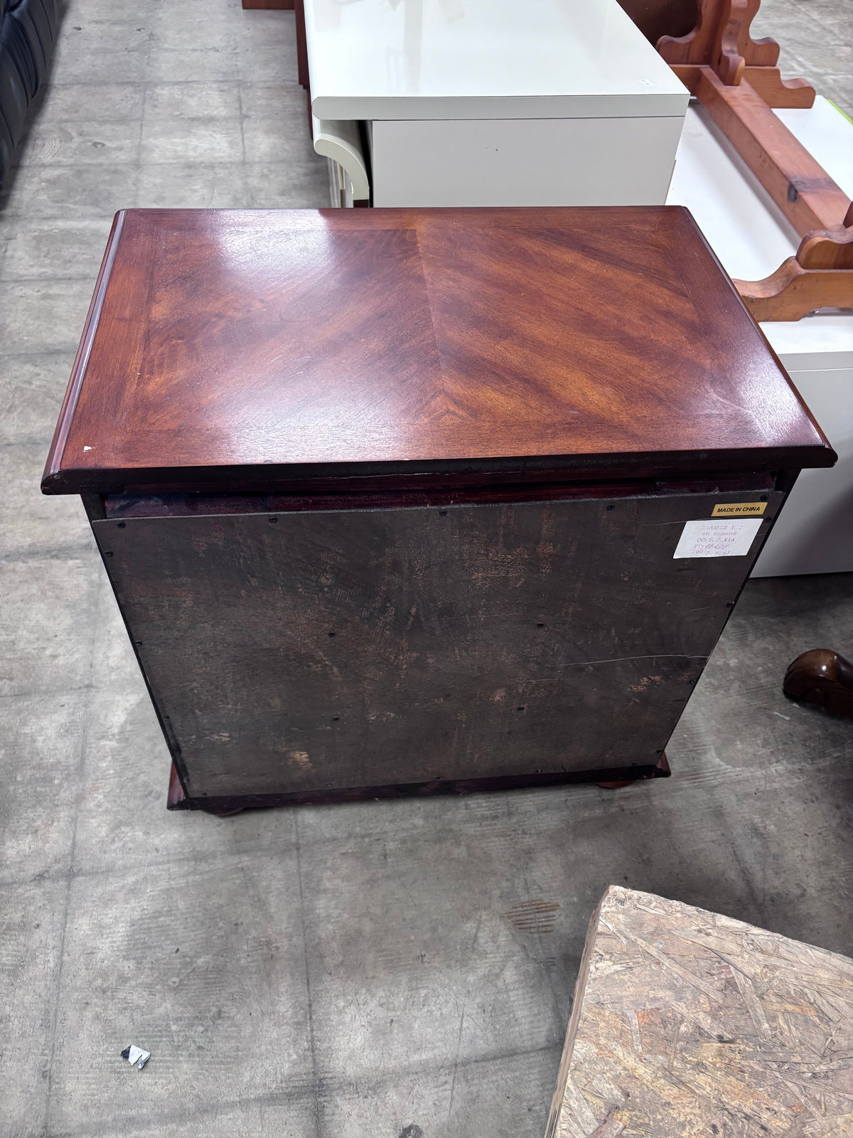 Traditional 3-Drawer Wood Nightstand