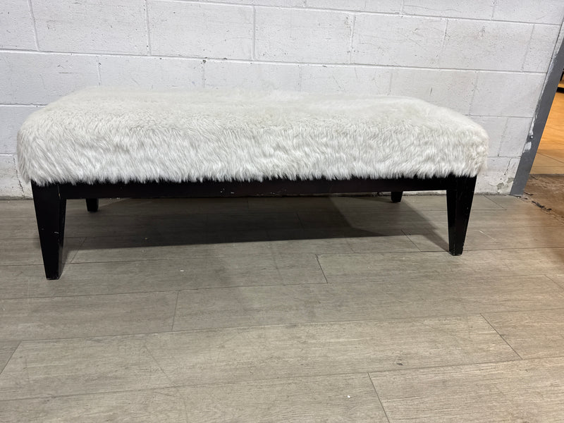 Ottoman bench with white Fur