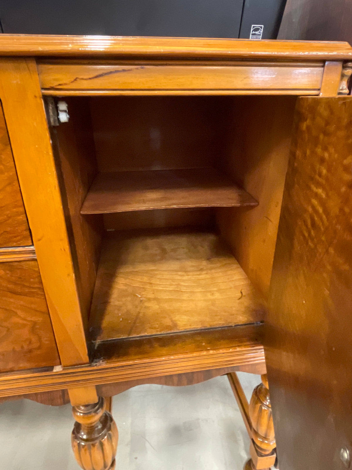 Vintage Honey Brown Sideboard W/Drawers