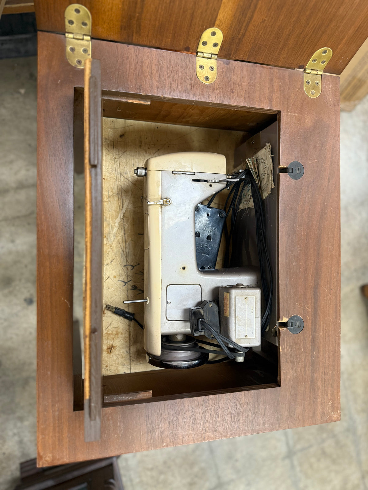 Small Rectangular Wooden Table w/ Sewing Machine