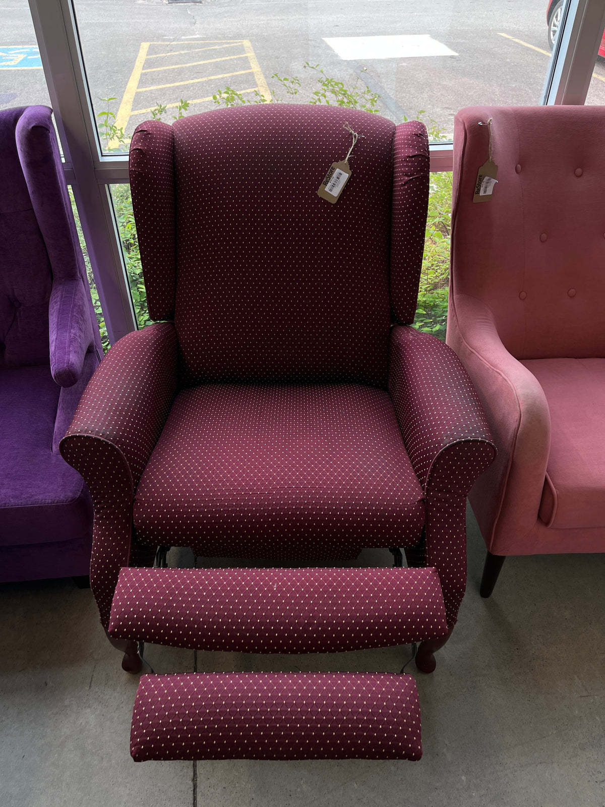 32"W Recliner Armchair in Burgundy