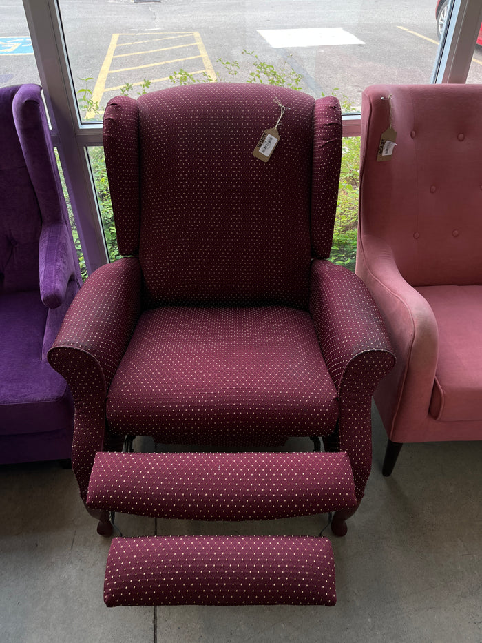 32"W Recliner Armchair in Burgundy