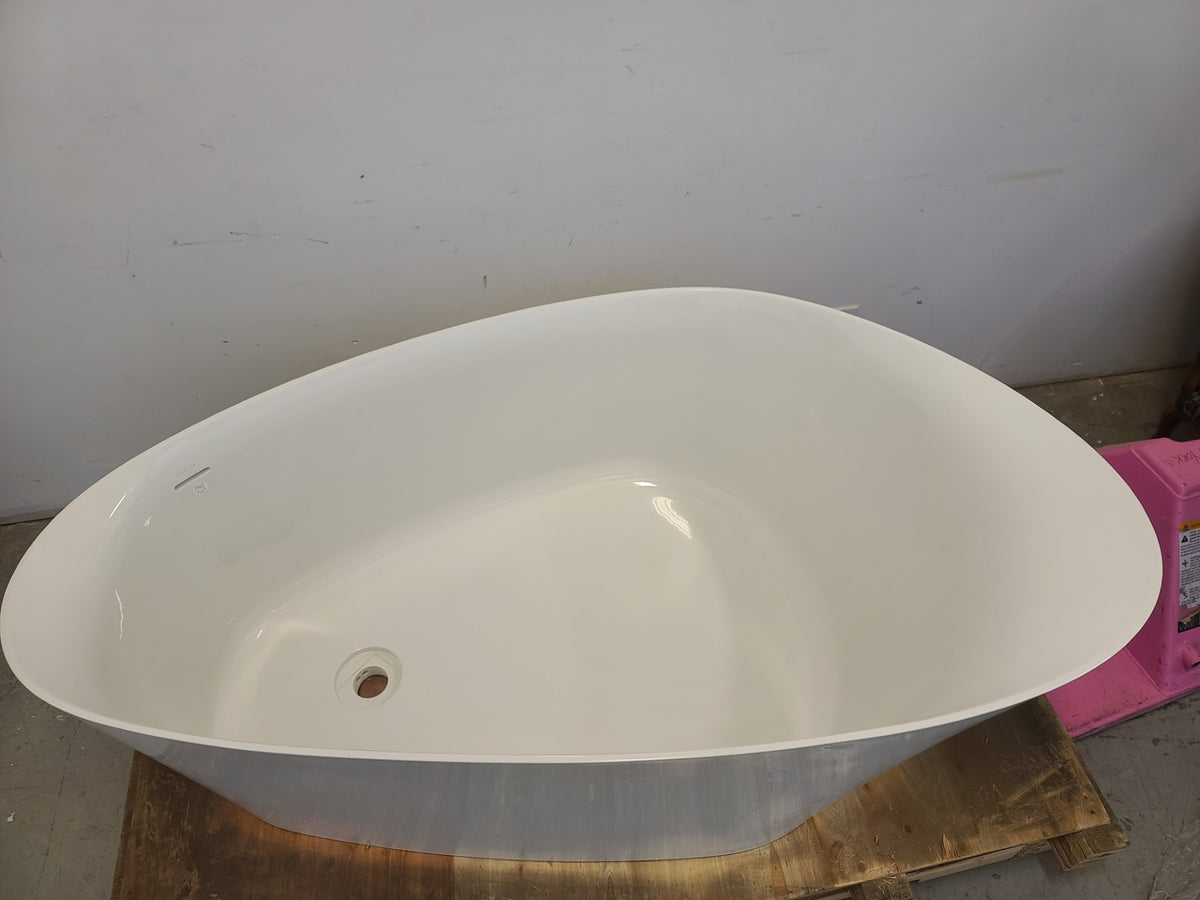 36" x 66" Veil Freestanding White Bathtub