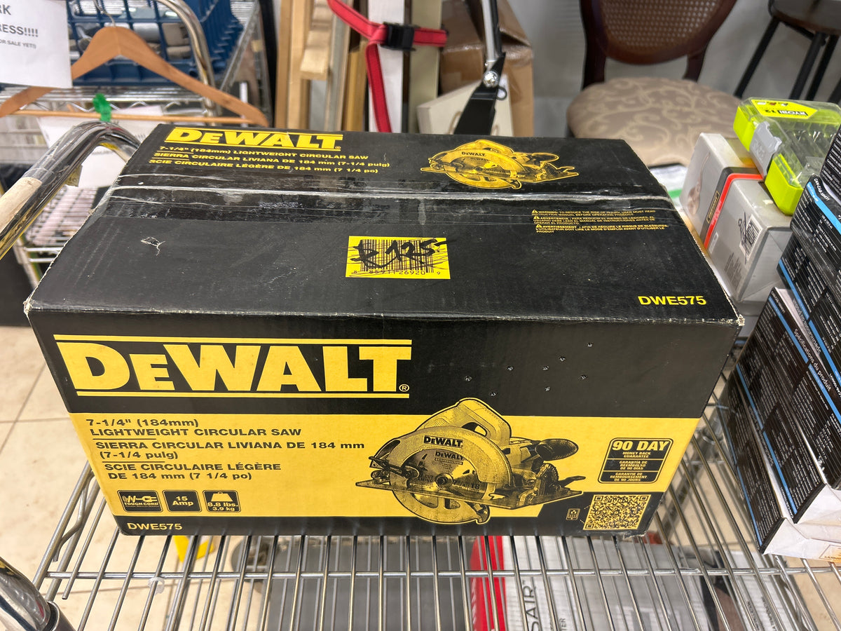 DEWALT 15 amp Corded 7 1/4-inch Lightweight Circular Saw