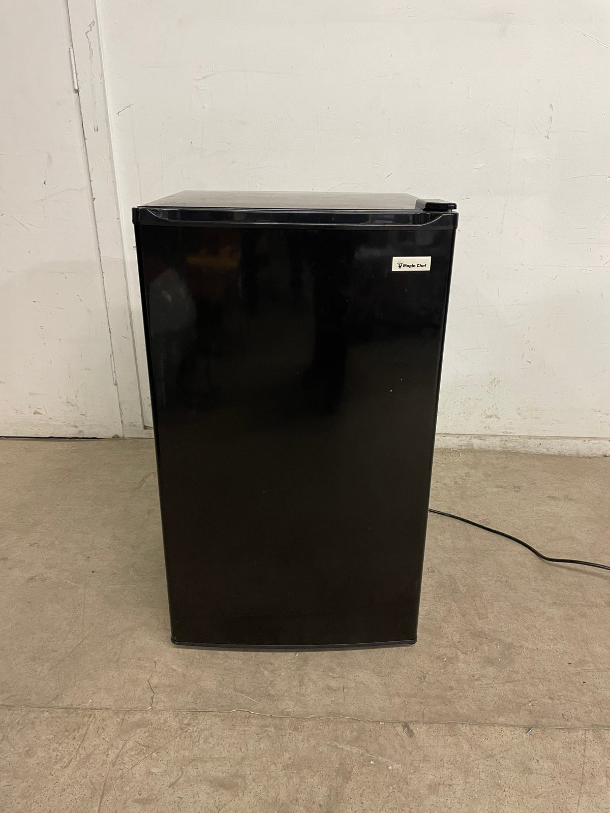 Black Magic Chef Mini-Fridge Model:MCBR360WF
