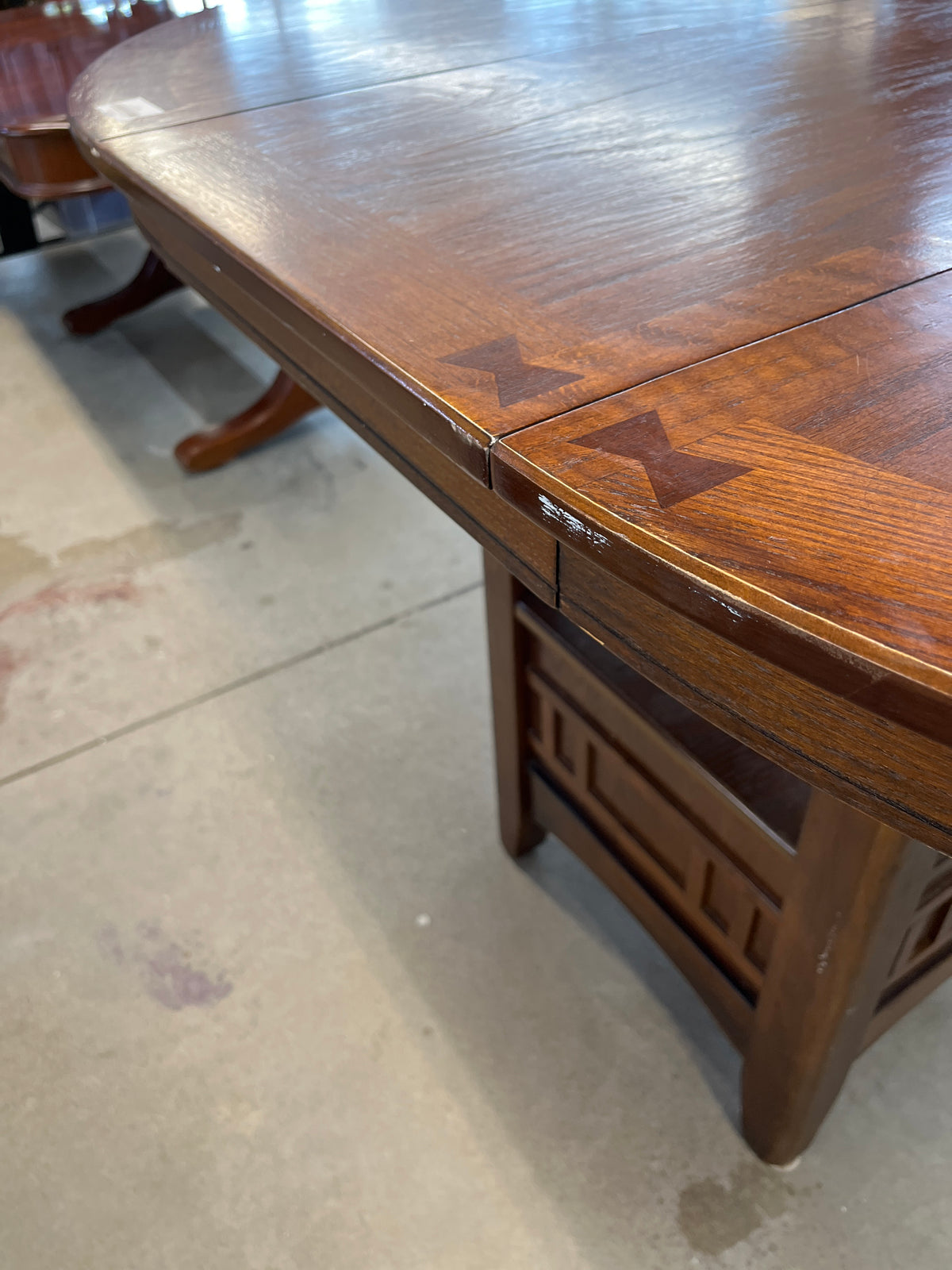 42" Diameter High Top Table w Leaf