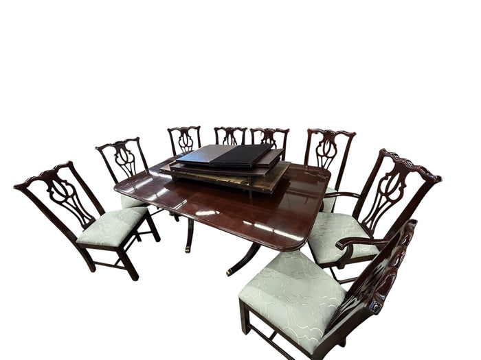 Chansons Traditional Dining Set (A Table with Eight Chairs)