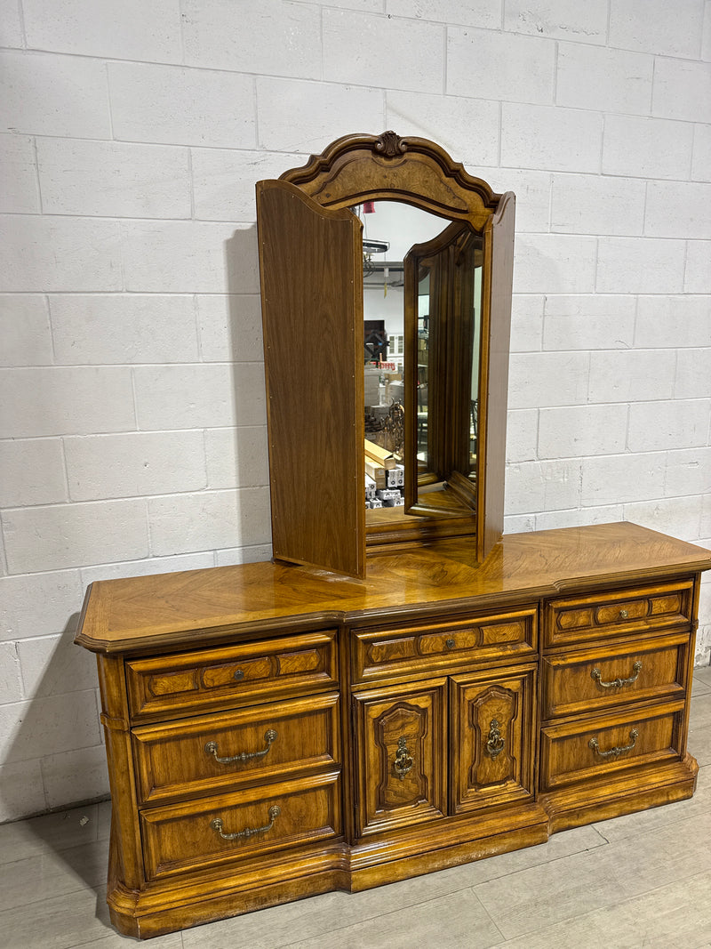 Asmarino China Cabinet