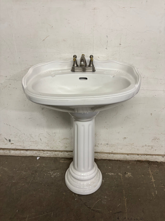 25”W Clamshell Porcelain Pedestal Sink